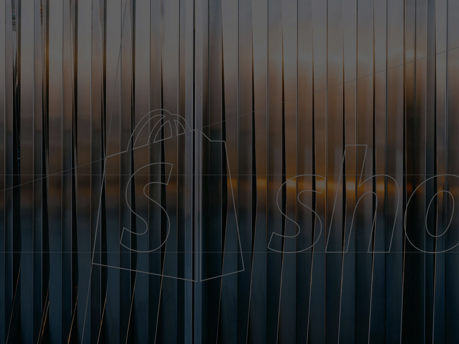 Shopify logo em fundo urbano escuro